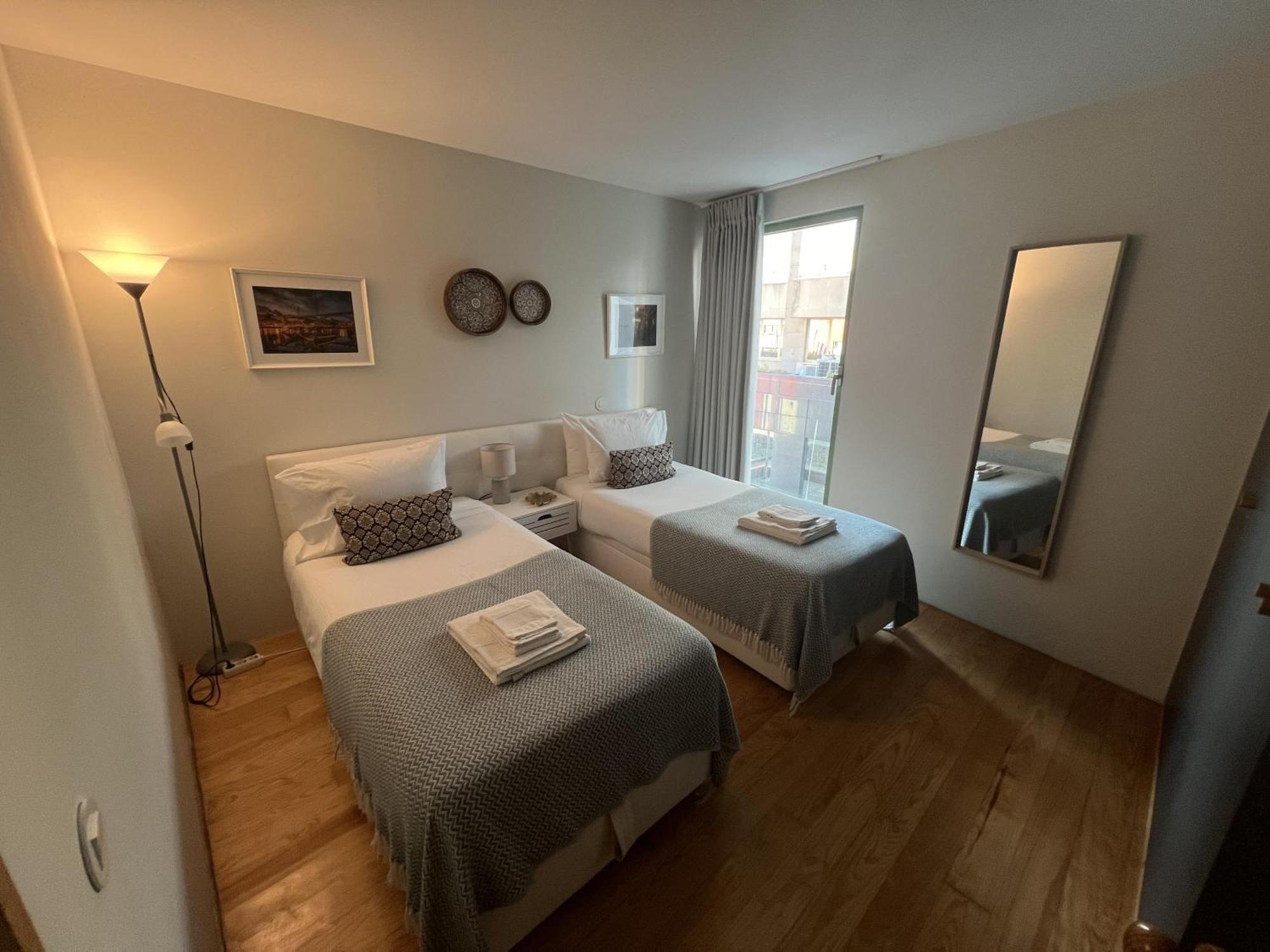 Cativo Flat - Lovely 2 Bedroom Duplex In Porto Luaran gambar